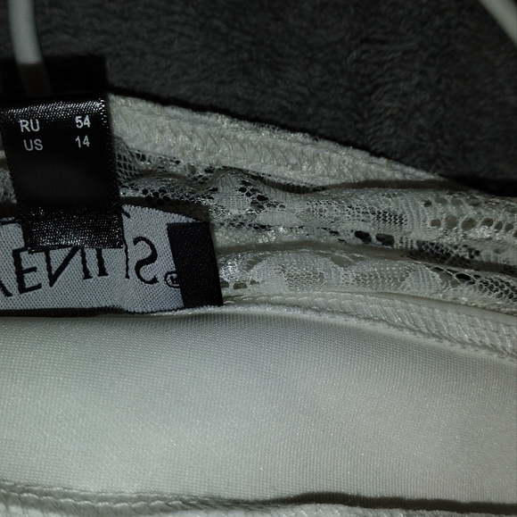 Dress - Picture 3 of 5